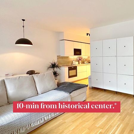 Apartment With Free Parking In ปราก ภายนอก รูปภาพ